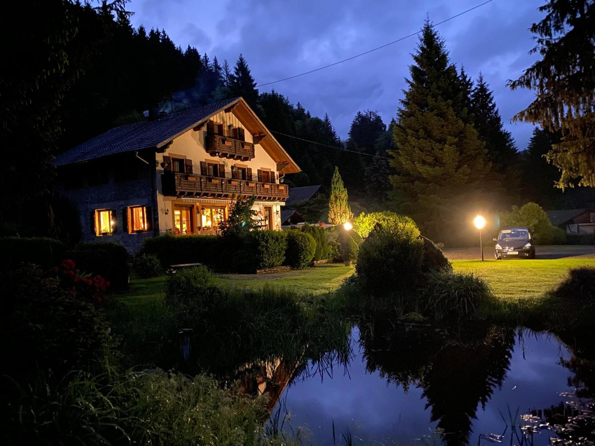 Chambres D'Hotes Des Cascades St-Nicolas Kruth Екстер'єр фото